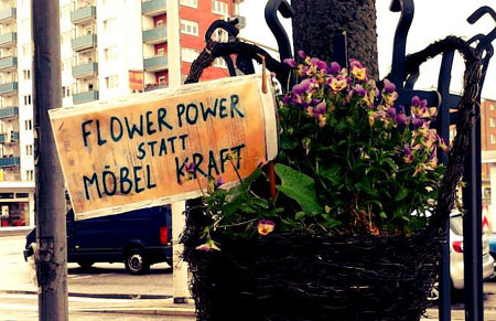 Möbel Kraft! Gartenparty statt Todeskino! Um 12  Uhr am 1. März Demo auf dem Rathausplatz Kiel